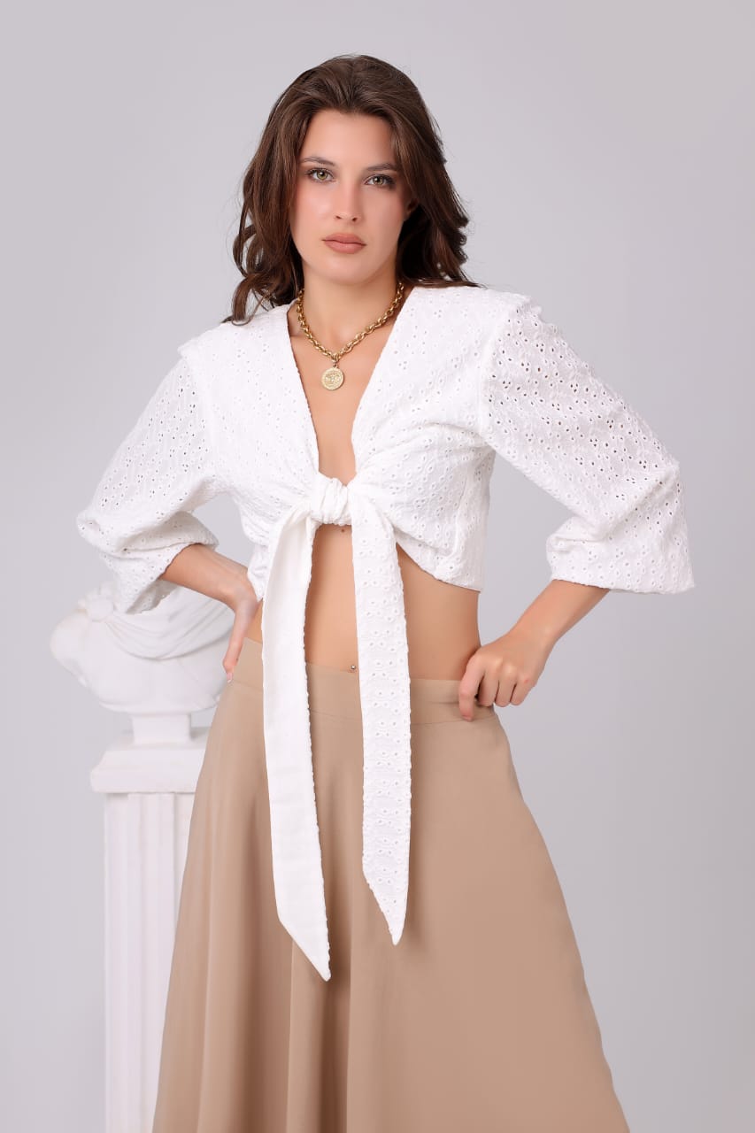 Linea knot crop top