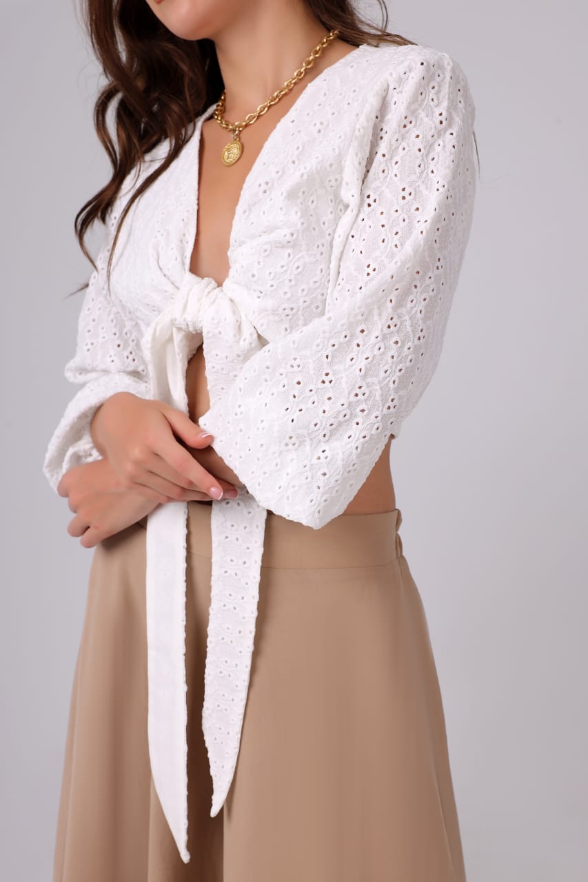 Linea knot crop top